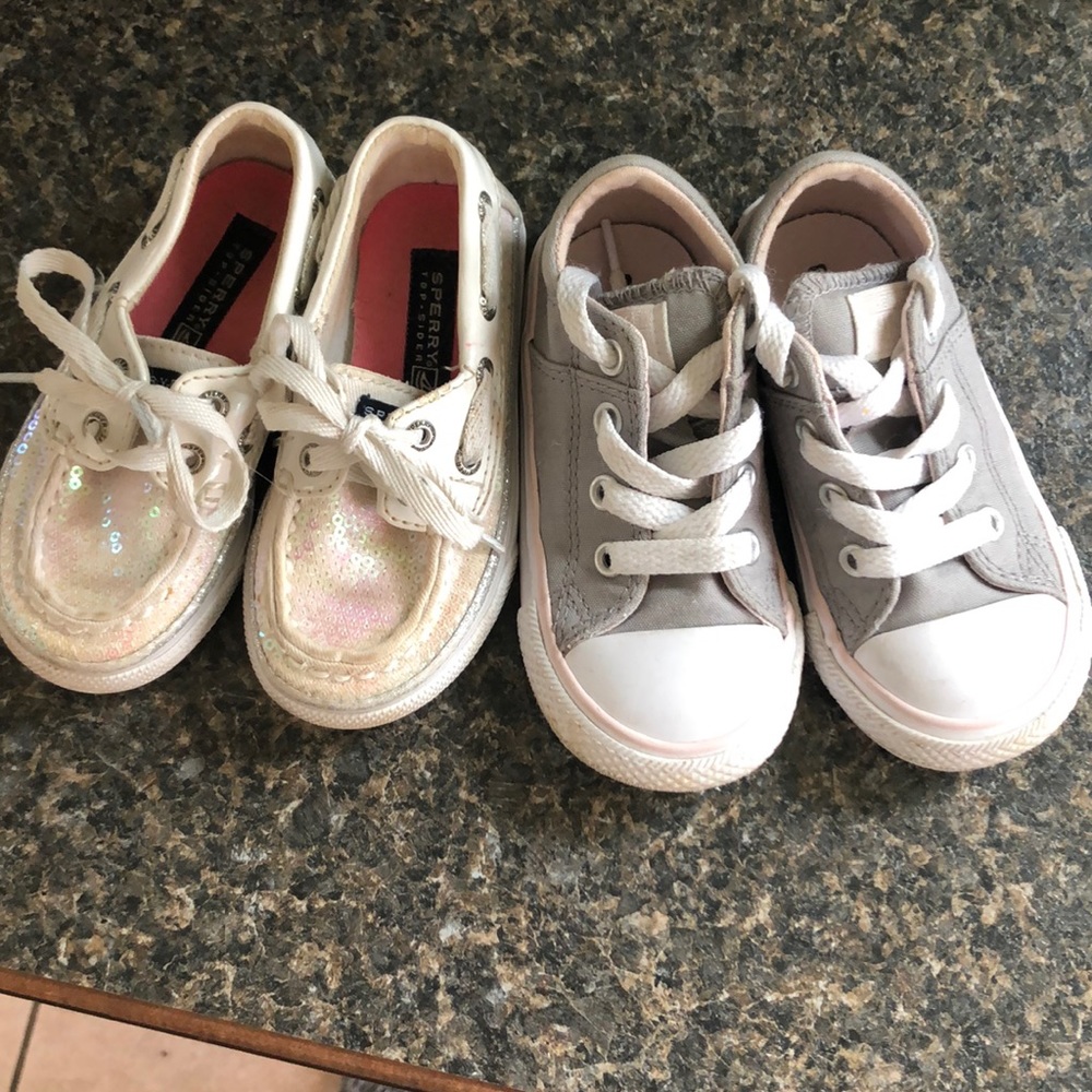 Sperrys and converse size 6